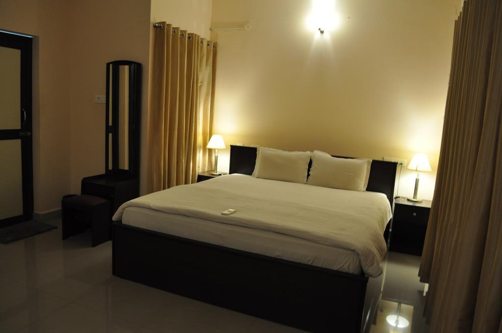 Jyothi Suites Tiruchirappalli Exterior foto